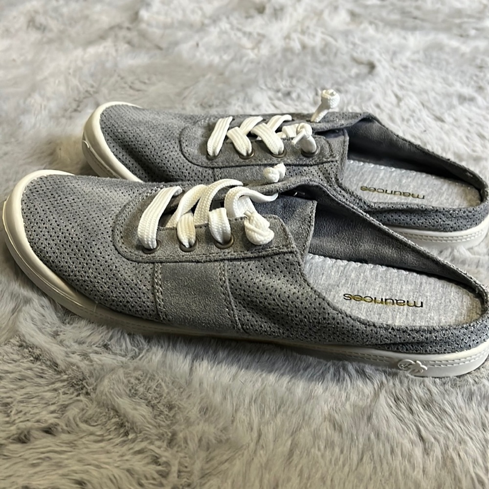 Size 8.5 gray slip on Maurice’s shoes